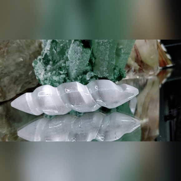 Selenite Crystal Spiral Massage Wand - Picture 1 of 8